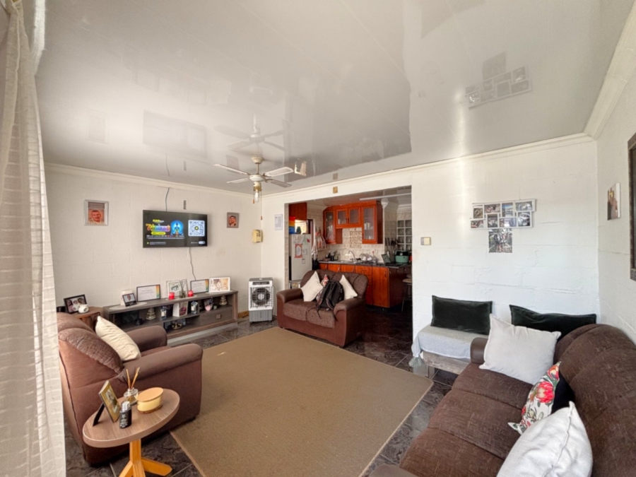 3 Bedroom Property for Sale in Rocklands Western Cape